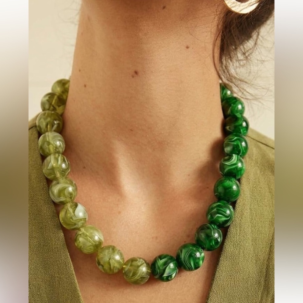 Dopamine Green Gradient Beaded Necklace